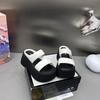 2025 Primavera y Verano Nuevos Zapatos de Mujer Explosiones Pantuflas Gruesas Ropa de Exterior Moda Verano Sandalias de Altura Pequeña
