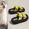 Pantuflas de Verano para Mujer, Nuevo Estilo Popular para Usar al Aire Libre, Adecuadas para Faldas, Suela Gruesa, Ligeras, Cómodas, Modernas, de Alta Gama, Sandalias Impresionantemente Hermosas