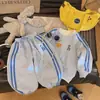 Conjunto de Sudadera Deportiva Infantil 2026 Nueva Ropa Primaveral Elegante Estilo Coreano para Niños y Niñas, Conjunto de Sudadera Infantil de Dos Piezas