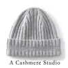 Gorro de punto de cachemira a rayas de color sólido estilo coreano, unisex, cálido, moderno y diseñado para proteger las orejas y cubrir la cabeza