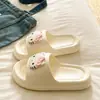 Pantuflas de verano para mujer, lindo diseño de gato blanco y rosa, a la moda para usar en interiores y exteriores, suela gruesa de EVA, sandalias ligeras y duraderas