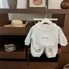 Conjunto para Meninas Outono e Inverno 2026 Novo Estilo Moletom de Lã Infantil e Calça Roupa de Inverno para Bebês e Crianças Pequenas