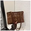 Bolso de Hombro Casual de Gran Capacidad con Letras Estilo Americano para Niñas, Bolso Tote Rojo de Moda Tendencia 2026 para Mujer