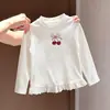 Roupas de Menina para Primavera e Outono Camiseta Bebê Estilosa Personalidade Infantil Marca Tendência Estilo Coreano Acabamento em Renda Estampa de Cereja Camiseta Base