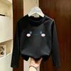 Camiseta básica para meninas para primavera e outono 2026 novo modelo, top infantil de algodão puro fofo estiloso, camiseta infantil de manga longa