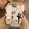 Tênis de Treino Alemão Estilo Coreano para Mulheres, Tênis Brancos, Novo 2026 Primavera/Verão Versátil com Solado Grosso Moda Tênis, Gump Shoes