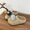 Pantuflas Casuales Cerradas Versátiles de Dibujos Animados Lindos para Mujer, Nuevas Pantuflas Genuinas Gruesas de Suela para Aumentar la Altura Otoño e Invierno Venta al por Mayor