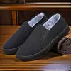 Zapatos de algodón forrados de felpa para hombre de otoño e invierno, antideslizantes, cálidos, adecuados para hombres de mediana edad y ancianos, estilo casual, suela suave, engrosada, ligera, negros, hechos de piel de ciervo