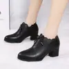 Zapatos de Boca Profunda Individuales Nuevos Primavera y Otoño 2026 Zapatos de Madre Suela Suave Tacón Grueso Zapatos para Mujeres de Mediana Edad Lazo Versátiles Zapatos de Cuero para Dama