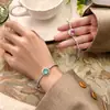 Nuevo Estilo Otoño e Invierno Zhuang Shengsheng Joyería Retro Europeo y Americano Rosa Artificial Cortada Piedra de Color Pulsera Piedra Principal para Mujer 10mm