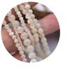 Concha de mariposa blanca concha natural de aguas profundas perla de concha 2-8 mm cuentas de concha cuentas sueltas hechas a mano DIY ropa china accesorios para horquillas