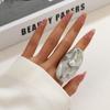 Anillo Abierto Asimétrico Entrelazado Transfronterizo Europeo y Americano con Perla de Imitación, Exagerado Estilo Ins, Metal con Pliegues en Forma de Hoja para Mujer