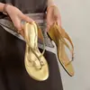 Chanclas de Cuña Minimalistas de Lujo Ligero para Mujer, Uso Exterior de Verano, Versátiles, Sandalias de Cuña Estilo Hada de Gama Alta de 5cm