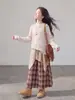 Conjunto Infantil 2026 Novo Estilo Saia Roupas de Outono Estilo Coreano Roupa Infantil Roupa para Viagem na Pradaria Sensação de Alto Padrão Roupas para Crianças Maiores