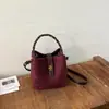 Bolso bandolera cuadrado pequeño de gamuza retro moderno 2026 nuevo de otoño para mujer, de gran capacidad, para uso diario