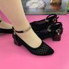 Sandalias de Piel Suave para Mujer Primavera/Verano 2026 Nuevo Estilo Sandalias Transpirables de Malla Perforada Suela Suave Zapatos para Mamá para Mujer