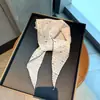 Accesorio de Moda Chic y Elegante Estilo Francés Femenino: Pañuelo para el Sol con Lazo de Lunares, Pañuelo Pequeño de Seda Moderno y Versátil