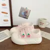 Zapatos de Plataforma Rosa Gruesos con Velcro Decorados con Fresas Dulces Suaves Lindos para Mujer 2026 Otoño Nuevos Zapatos Individuales Transpirables que Aumentan la Altura