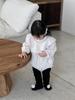 Macacão de bebê grosso estilo coreano, roupas infantis 2024, roupas de bebê, gola rendada, forradas de lã, roupas envolventes