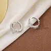 Diseño Simple de Alto Nivel Hebilla de Oreja de Lazo con Diamantes Flash para Mujer Lujo Ligero Nicho Versátil Nuevo Pequeño y Exquisito Accesorios para Orejas