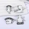 Diseño Transfronterizo Estilo Casual Broche Gatito Lindo Haciendo Yoga Insignia de Animal de Metal Joyería de Dibujos Animados