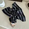 Scrunchie de Bufanda Cuadrada Rayada Gris Coreana para Mujer, Goma para Cola de Caballo Cuadrada Grande Baja, Accesorio para el Cabello de Alta Gama