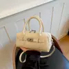 Bolsa de Mão Simples Versátil Moda Bolsa Baguete Feminina Chegada Nova Primavera 2026 Alta Qualidade Estilosa Casual Ombro Transversal