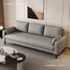 Apartamento pequeño, sofá de recepción, dormitorio, apartamento en alquiler, hotel, recepción, zona de estar, sofá de tela de dos o tres plazas, estructura de madera