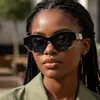 Óculos de Sol Quadrados Estilo Europeu e Americano Personalizados de Alta Qualidade com Design Cat-Eye, Modernos e Versáteis para Viagens ao Ar Livre, Proteção Solar para Mulheres, Óculos de Sol Transfronteiriços