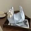 Bolsa Nova de Alta Qualidade com Pingente de Urso Estilo Dumpling para Mulheres, Bolsa de Ombro Transversal Fashion e Simples para o Dia a Dia, Bolsa Versátil de PU