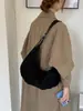 Bolso popular de gran capacidad para mujer Yuezilong, nuevo bolso de hombro de principios de otoño 2026, bolso tote de alta gama vintage para el día a día