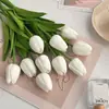 Luxo Leve Casa Retrô Flores Artificiais Enfeites Decoração Tulipa Flores de Simulação Buquê Buquê de Mão Flores Artificiais Adereços para Fotografia