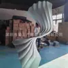 Escultura Abstracta de Cinta de Fibra de Vidrio Personalizada Basada en Imágenes Proporcionadas, Adorno de Arte Blanco Aerodinámico, Decoración de Piso para Sala de Estar