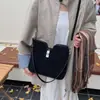 Bolsa Pequena Fosca Retrô Outono e Inverno para Mulheres 2025 Nova Versátil para o Dia a Dia Bolsa de Ombro Bolsa de Axila Bolsa Transversal Bolsa Saco