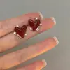 2022 Nuevos Pendientes Franceses Vintage de Esmalte Color Vino Tinto con Circonita Corazón de Amor Pendientes Divertidos Juguetones para Mujer Pendientes de Corazón Melocotón