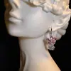 Pendientes de Flor de Pedrería Rosa Dulce Exquisitos Super Hada Diseño de Nicho Pendientes de Tachuela de Lujo Ligero Accesorios Suaves de Verano Venta al por Mayor