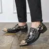 Sapatos modernos de bico fino estampados estilo europeu de alta qualidade, sapatos masculinos únicos, sapatos casuais de couro da moda em tamanhos grandes, luxo leve com bico de metal
