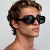 Óculos de sol quadrados retrô europeus e americanos com armação grossa para homens, óculos de moda trendy estilo de rua para mulheres, óculos de sol versáteis para o dia a dia