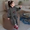 Conjunto Casual Listrado para Meninas Primavera e Outono, Roupa de Outono para Bebê Menina, Conjunto de Moletom Infantil, Nova Moda de Outono 2025