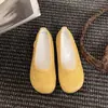 Sapatos estilo vovó versáteis e estilosos para mulheres, novo modelo de verão 2026, com sola plana, sola macia, mocassins slip-on de superfície macia