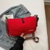 Nova Bolsa Feminina de Verão 2025 Moda Bolsa Bolinho Casual Esportes Alça Larga Bolsa Transversal Leve Simples Bolsa de Ombro