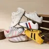 Zapatillas de Entrenamiento para Niñas 2026 Primavera y Otoño Nuevos Zapatos de Malla para Niños Estilo Ballet Zapatillas Suaves Antideslizantes