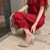 Tacones altos de una tira con hebilla, talla pequeña 41-42, talla grande, nuevos arrivals de verano 2026, tacón fino, sandalias plateadas sexys para uso exterior