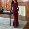 Vestido de Invierno Nuevo 2025 Estilo Europeo y Americano para Mujer Cuello Redondo Manga Larga Encaje Calado Empalmado Silueta Adelgazante Ceñido al Cuerpo Estrecho