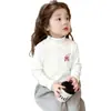 Capa base de forro polar para niña con cuello semi-alto, nuevo estilo Otoño/Invierno 2026 para niños medianos a grandes, estampado de dibujos animados, cálida capa interior superior