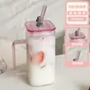 Venta al por mayor del fabricante Cuadrado de Vidrio con Tapa de Silicona Taza con Popote de Vidrio de Borosilicato Alto Taza para Bebidas Jugos Gran Capacidad