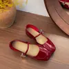 Sapatos rasos quadrados prateados retrô para mulheres, novo modelo de primavera 2026, adequados para combinar com saias, sapatos Mary Jane franceses de sola macia