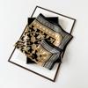 Dongdaemun - Nueva bufanda de satén de imitación de seda con lunares tipo polo para mujer, estampada, sencilla, de alta calidad, estilo blanco y negro, fina y cuadrada.