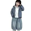 Nuevo Conjunto de Niños Primavera y Otoño 2026: Elegante Conjunto de Dos Piezas con Suéter Cardigan y Pantalones Largos de Mezclilla para Niños Pequeños y Niños Pequeños