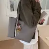 Nova Bolsa Tote Fashion de Grande Capacidade para Mulheres no Outono e Inverno para o Dia a Dia, Deslocamento, Casual, Versátil, Prática, de Ombro Único, para o Braço